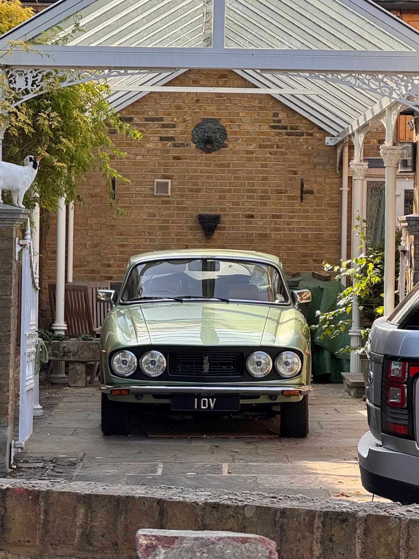 1 OV private number plate, spotted in Wimbledon