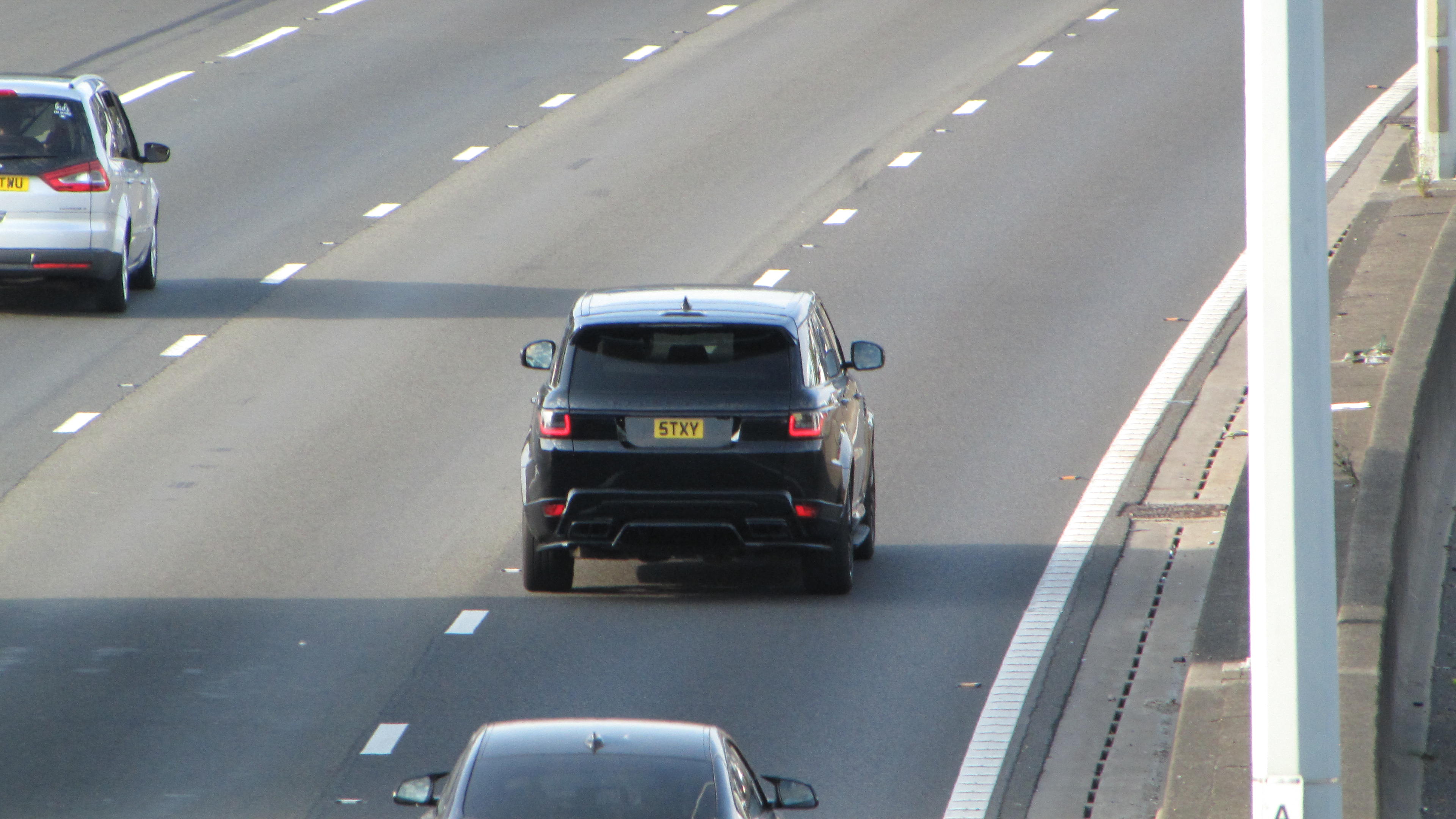 5 TXY spotted on Land Rover