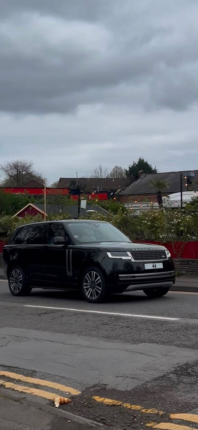 4 A spotted on Land Rover Range Rover
