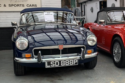 LSD 888P private number plate on a MG