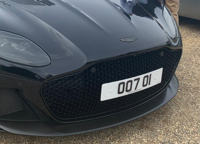 OO 701 private number plate on a Aston Martin