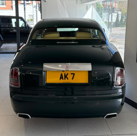 AK 7 private number plate on a Rolls-Royce Phantom