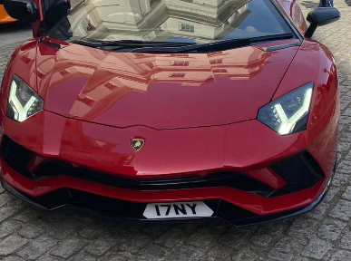17 NY spotted on Lamborghini Aventador