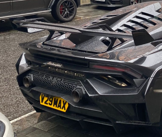 V29 MAX spotted on Lamborghini Huracan