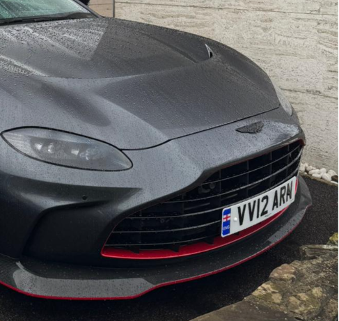 VV12 ARN private number plate on a Aston Martin V12 Vantage