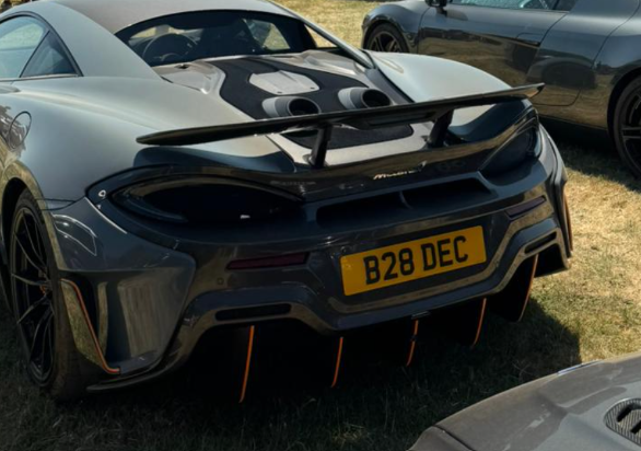 B28 DEC private number plate on a McLaren 600LT