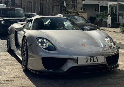 2 FLY spotted on Porsche 918 Spyder