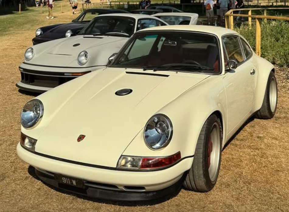 911 W spotted on Singer